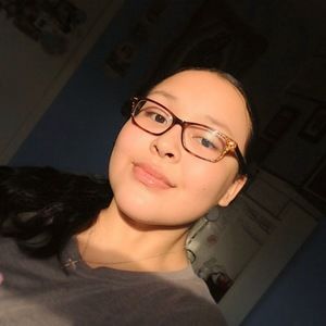 Meet your Posher, Estela